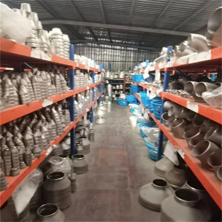 904L hegesztett csőszerelvény